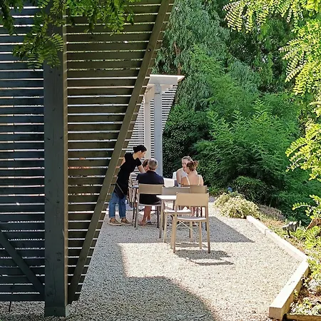 Tuffudesu Experience Bed & Breakfast